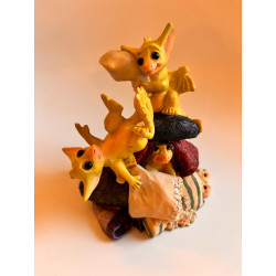Pillow Fight Pocket Dragon - Worldwide Limited Edition of 1749/3500 - Hand Made in 1995 - Real Musgrave